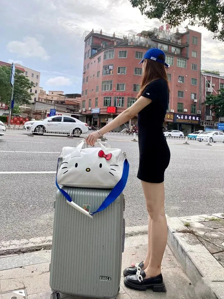 Kawaii Hello Kitty Crossbody Travel Bag