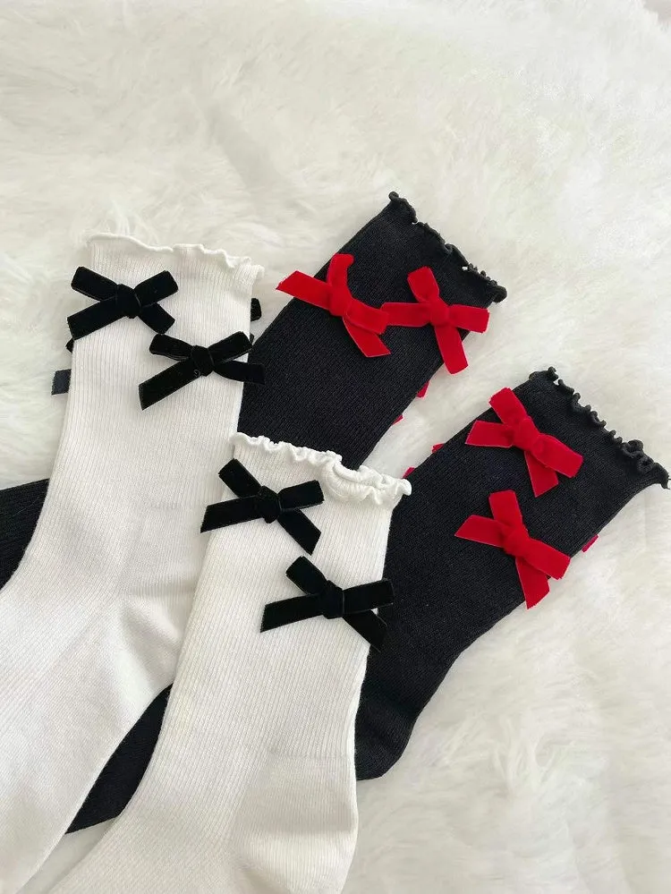 White/Black Lolita Ankle Socks with Velvet Bows